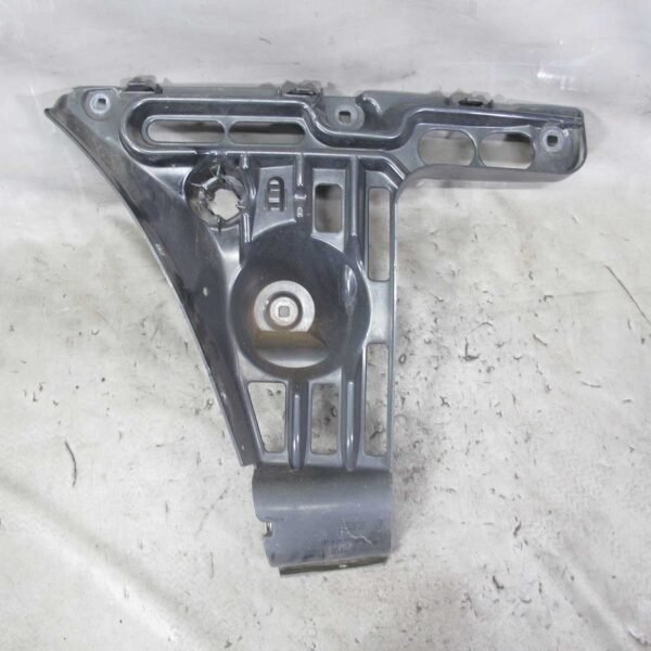 2004-2010 BMW E63 E64 6-Series Left Rear Bumper Cover Mounting Bracket Plastic