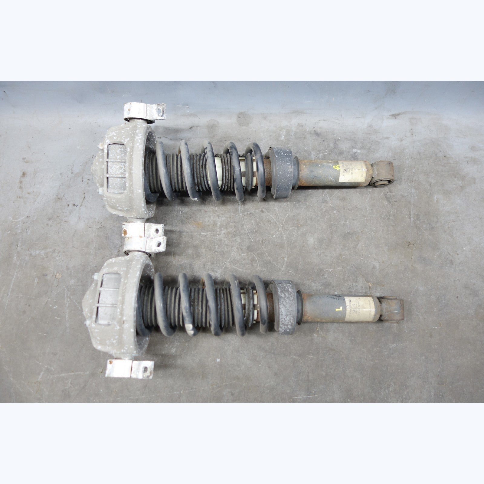 57_a96deb94-efb7-4687-8beb-08d5130326d5.jpg 2003-2006 Porsche 955 Cayenne Factory Rear Spring Shock Assembly Damper Pair OEM - Image 1