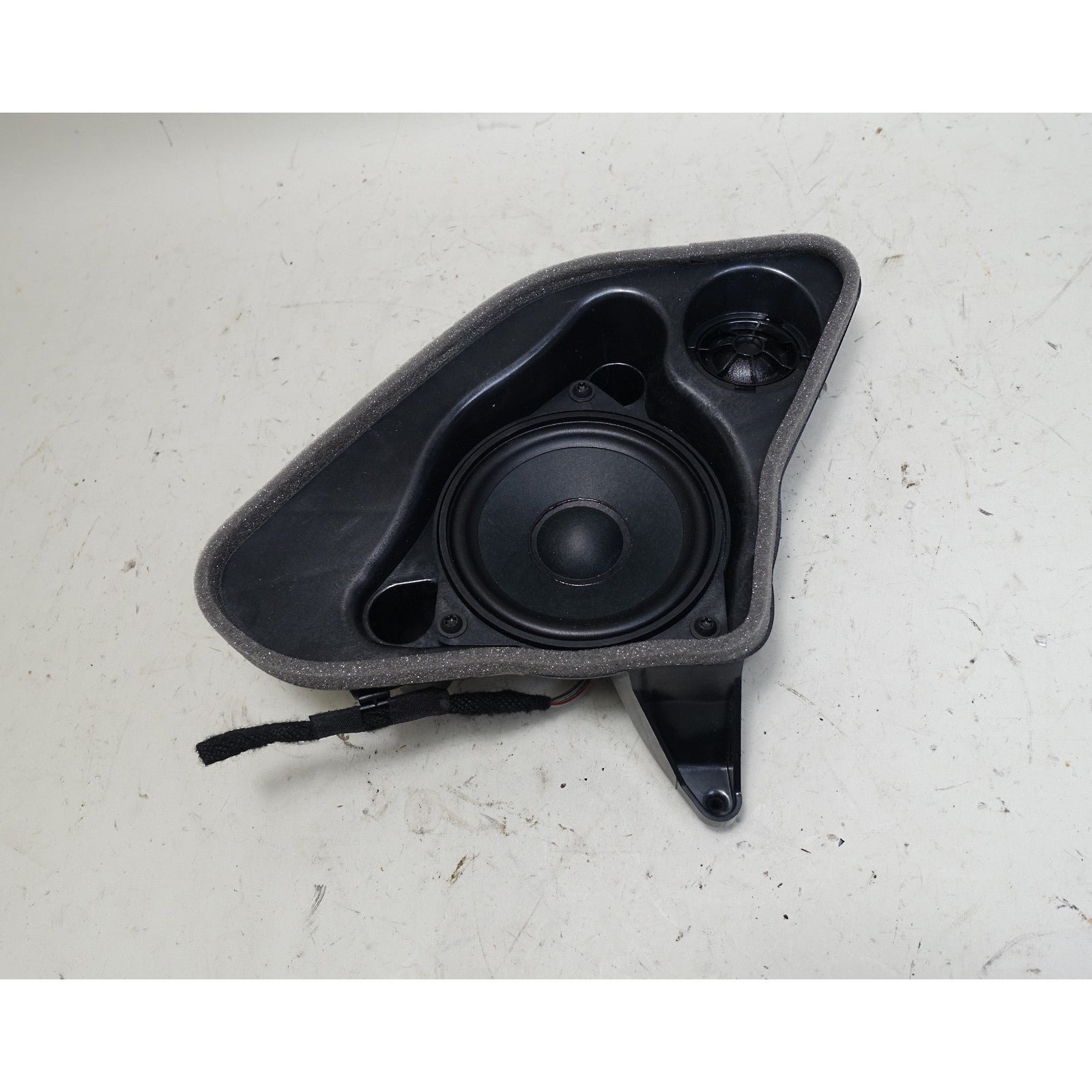 57_aa5129d3-2e13-4741-bdf3-93b404d18e12.jpg 20-24 BMW G01 X3 F97 Factory Left Rear Harman/Kardon Audio Speaker D- Pillar OEM - Image 1