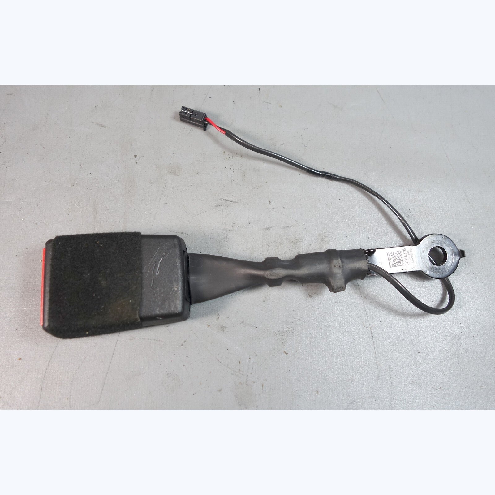 57_b1267c3b-6fb8-4fa4-b051-73ddc78aa17b.jpg 2019-2024 BMW G20 3-Series G01 X3 G14 Front Lower Seat Belt Buckle Reciever OEM - Image 1