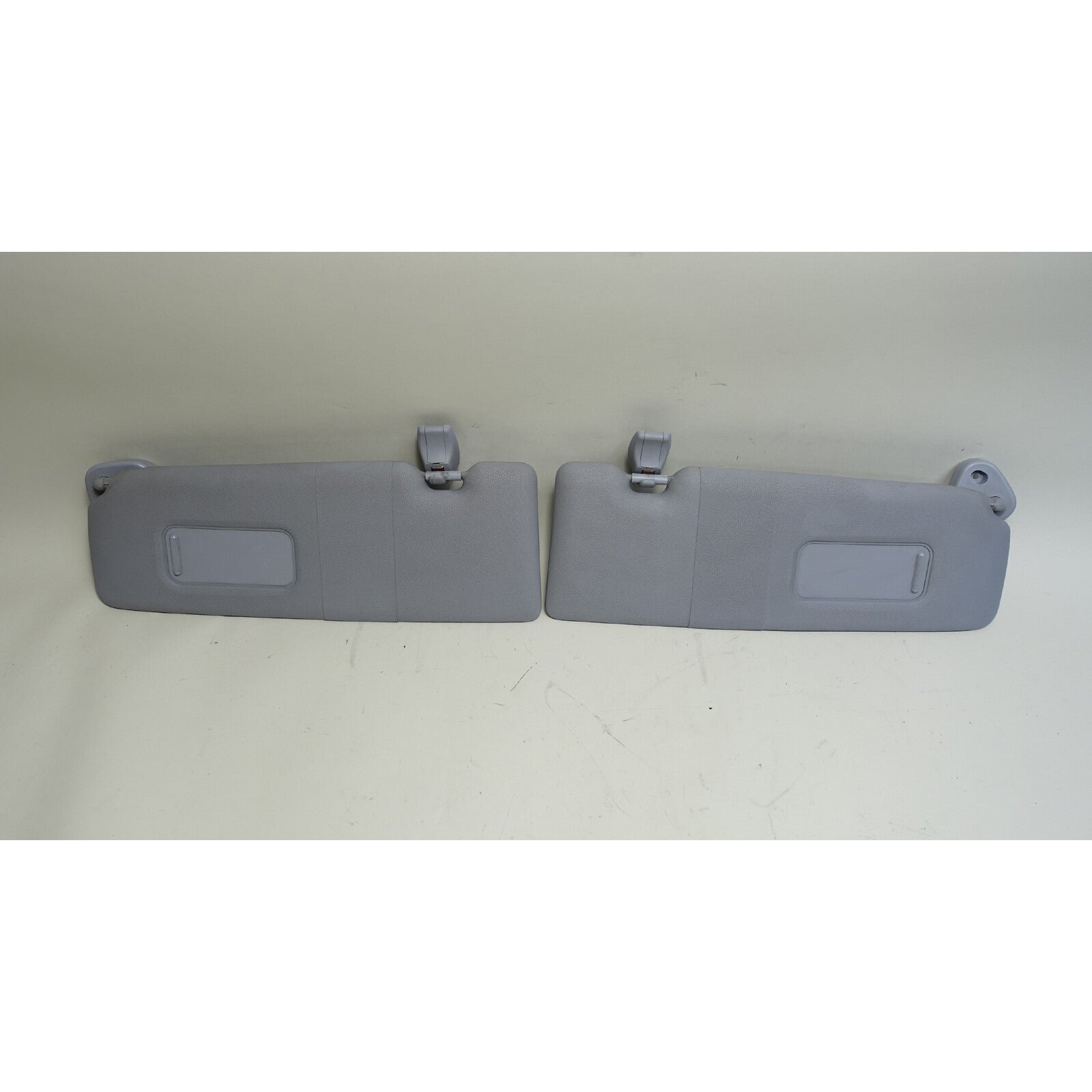 57_b44728d3-ebfe-4c4d-8eb0-b7d219442c8d.jpg 2008-2013 BMW E83 1-Series Coupe Interior Sun Visor Pair Alaska Grey Vinyl OEM - Image 1