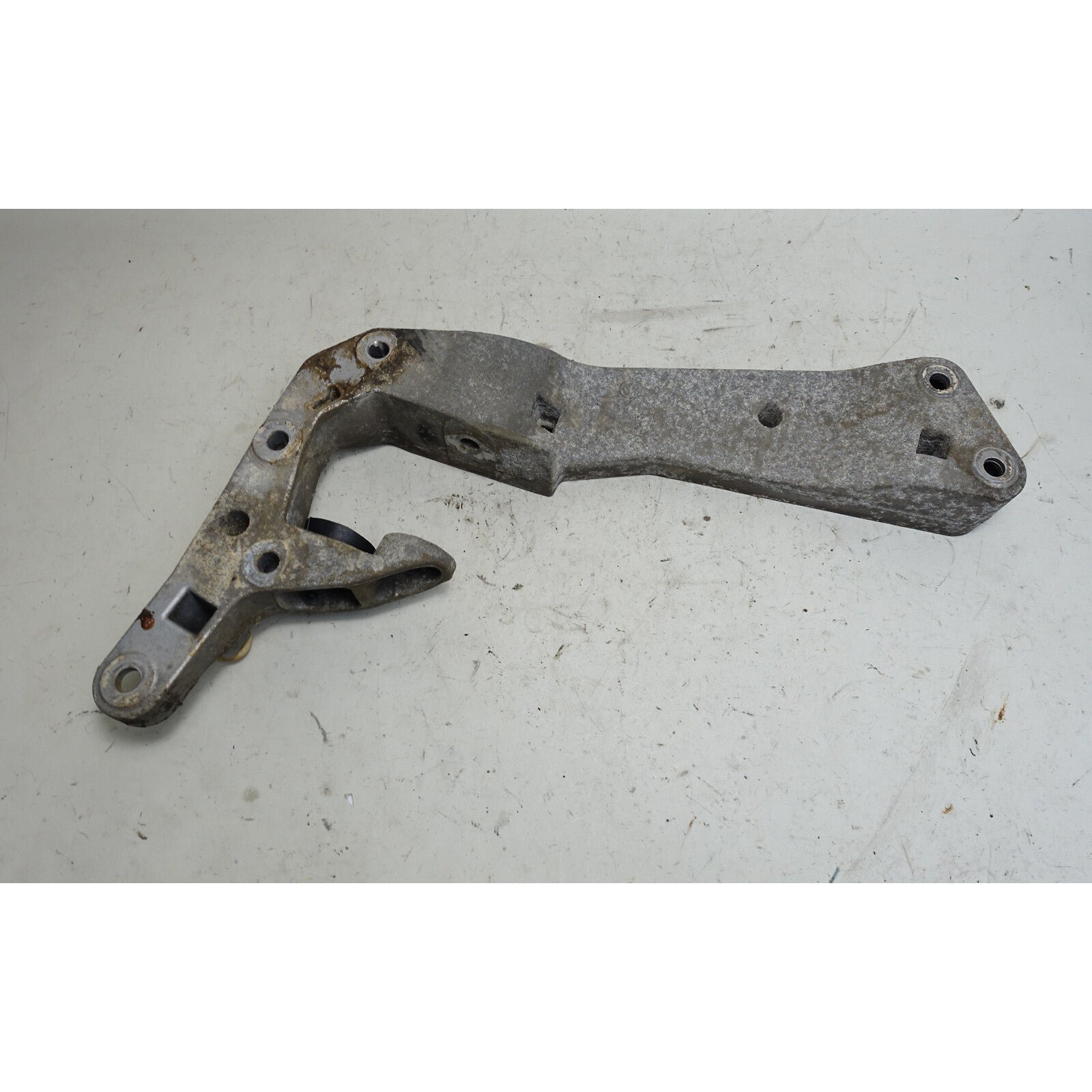 57_b812f5a6-f7f5-422c-a0c8-d3d7c2605c64.jpg 16-24 BMW G30 5-Series G20 xDrive AWD Transmission Transfer Case Cross Member OE - Image 1
