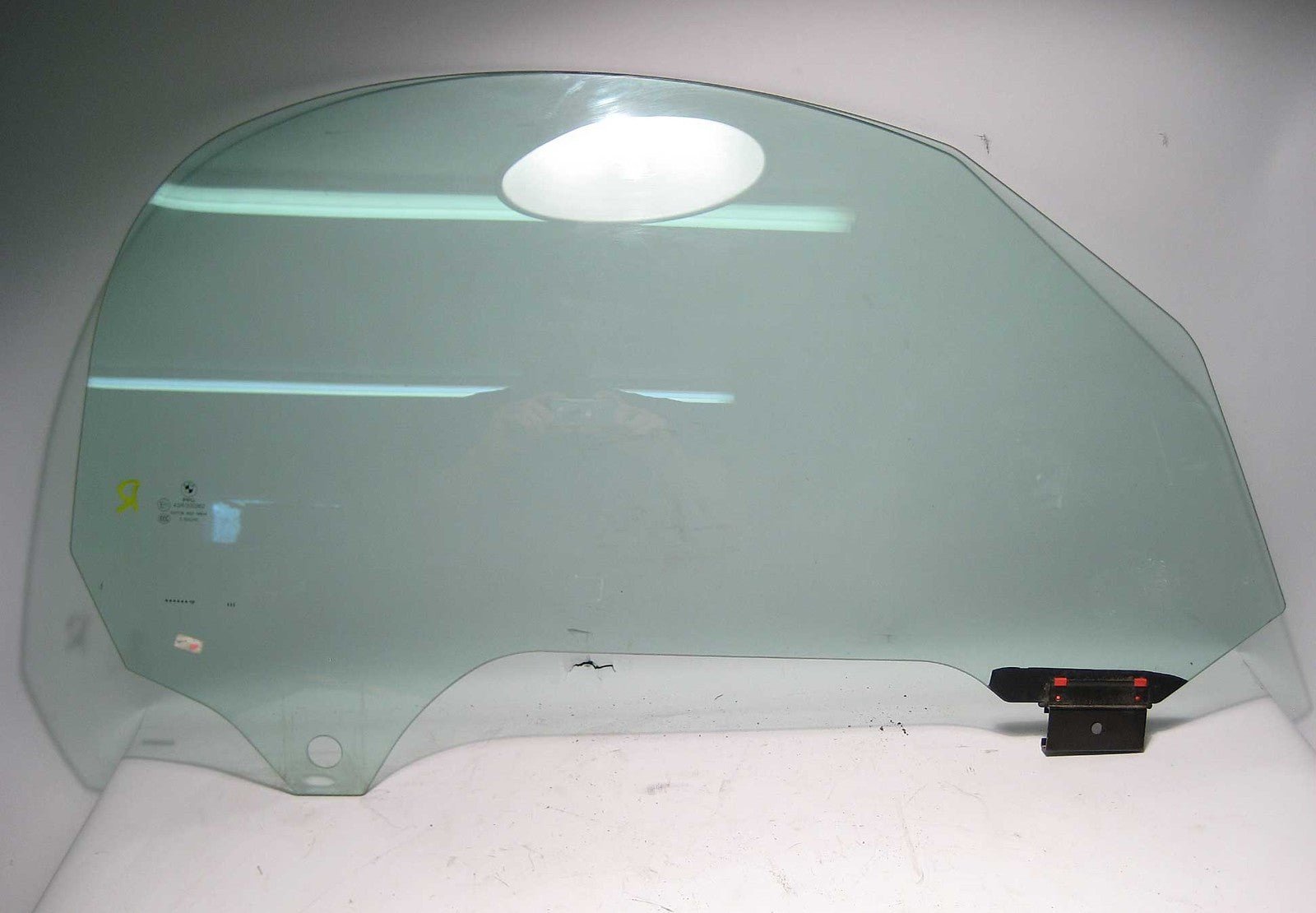 57_b8613543-c167-4be5-8a5a-1122fb4f0ec8.jpg BMW E85 Z4 Roadster Right Front Passenger Window Glass 2003-2008 USED OEM - Image 1