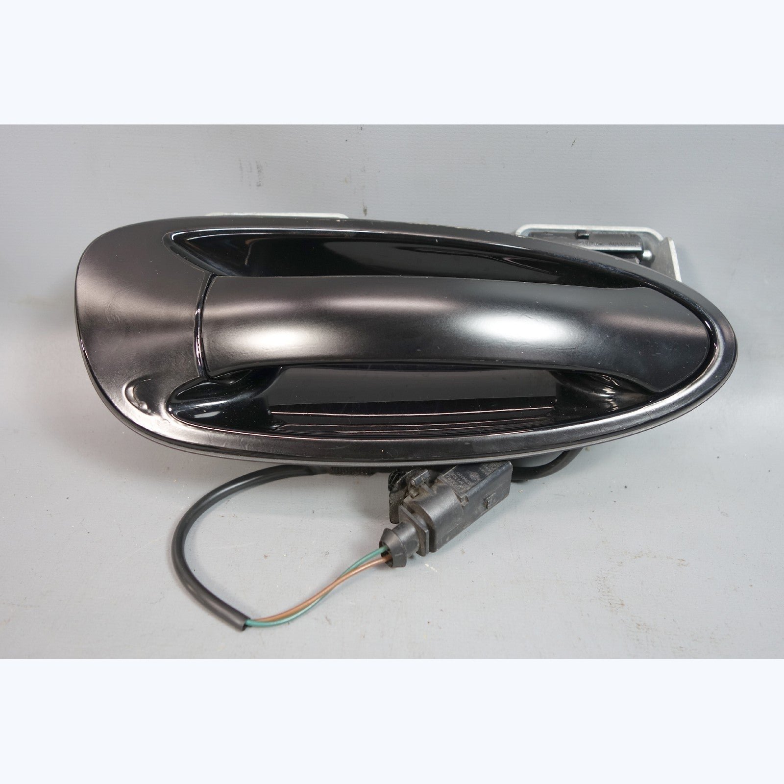 57_b92031cb-4286-4a3f-b8d4-ca303e45ec6a.jpg 2007-2013 Porsche 997 911 Left Driver Exterior Door Pull Handle Lock Black OEM - Image 1
