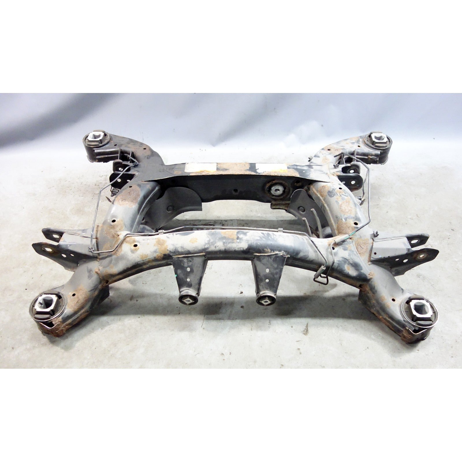 57_bb4a0346-af59-4efb-8536-8b58d609c627.jpg Damaged 2010-2014 BMW E70 X5M E71 X6M Rear Subframe OEM - Image 1