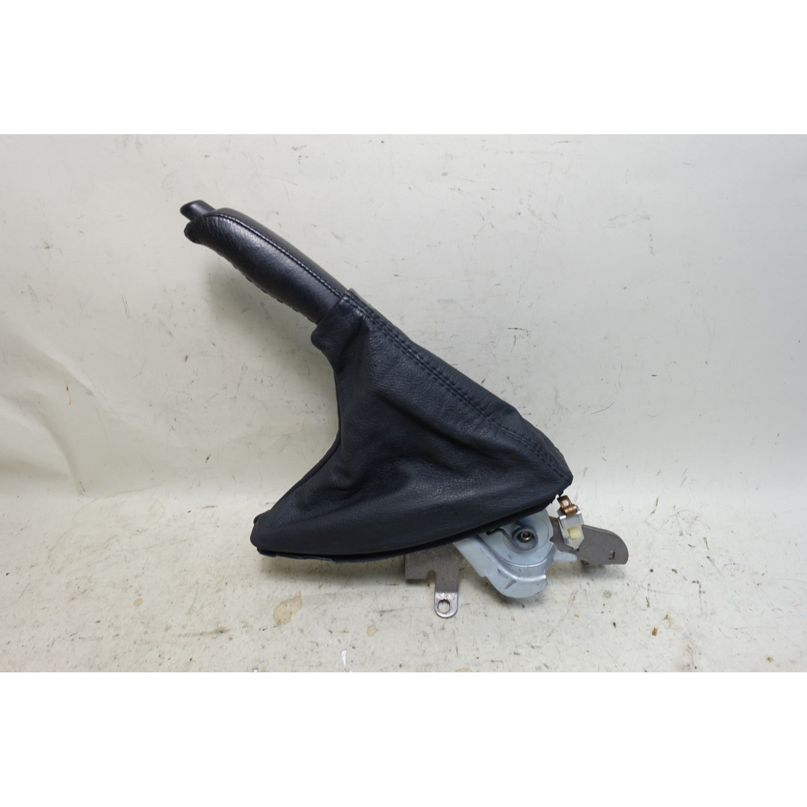 57_bc877ce0-9a97-44d0-b052-7bce5008264a.jpg Damaged BMW E46 3-Series Emergency Parking Brake Lever Handle Boot Black OEM - Image 1