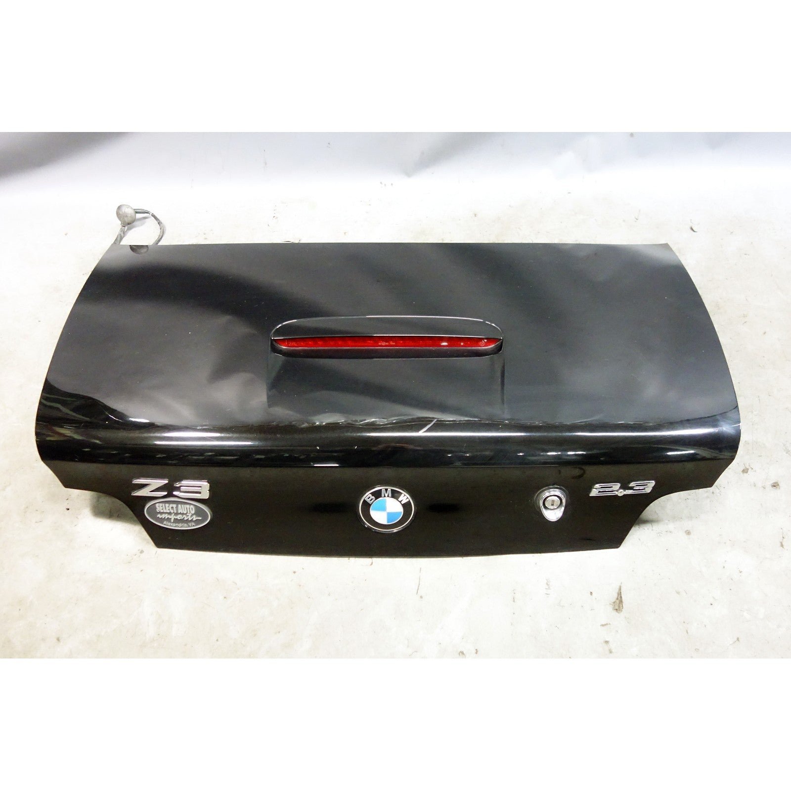 57_c06c6857-bd7b-472b-b5a4-b3dbb860036f.jpg 1999-2002 BMW Z3 Roadster Cabrio Rear Trunk Deck Boot Lid w 3rd Brake Black OEM - Image 1