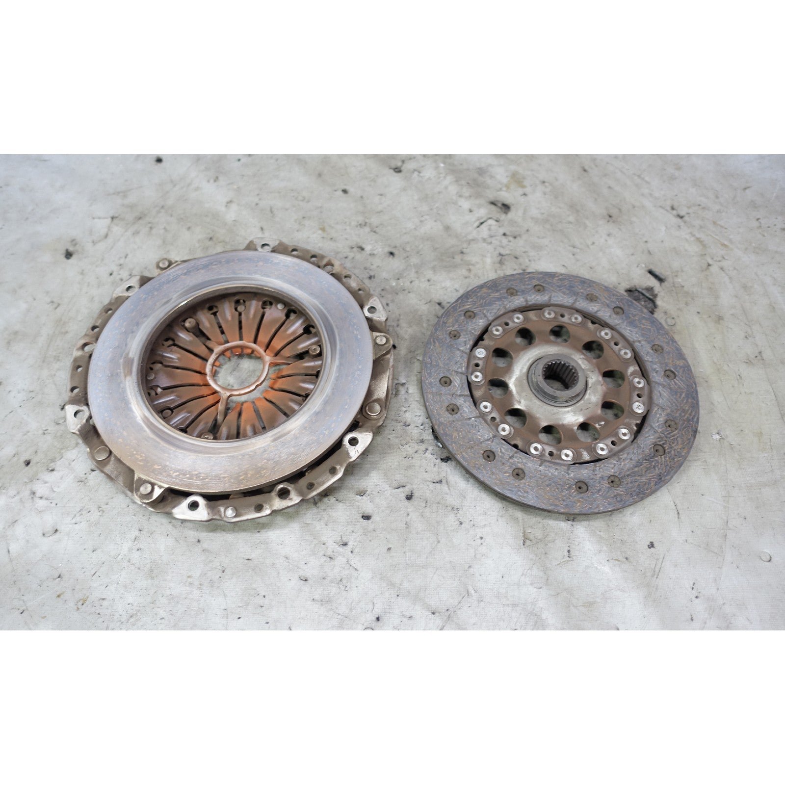 57_c8e09a27-5732-47f6-9c25-c1a56c1dbb9d.jpg 2006 BMW E83 X3 3.0i M54 Clutch and Pressure Plate for Manual Trans Luk OEM - Image 1
