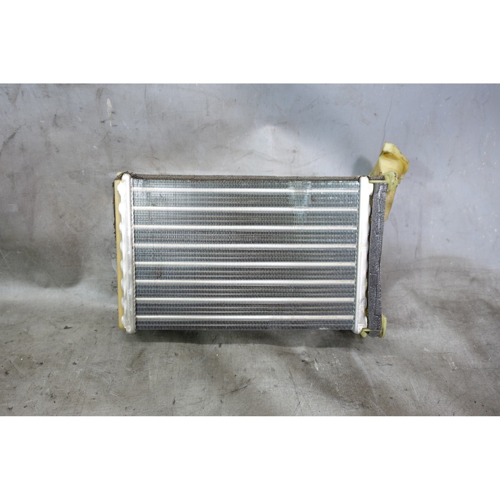 57_d1c0c77b-9433-478b-9ef9-9b98495b0efd.jpg 1984-1993 BMW E30 3-Series Factory HVAC Heater Core Radiator Behr OEM - Image 1
