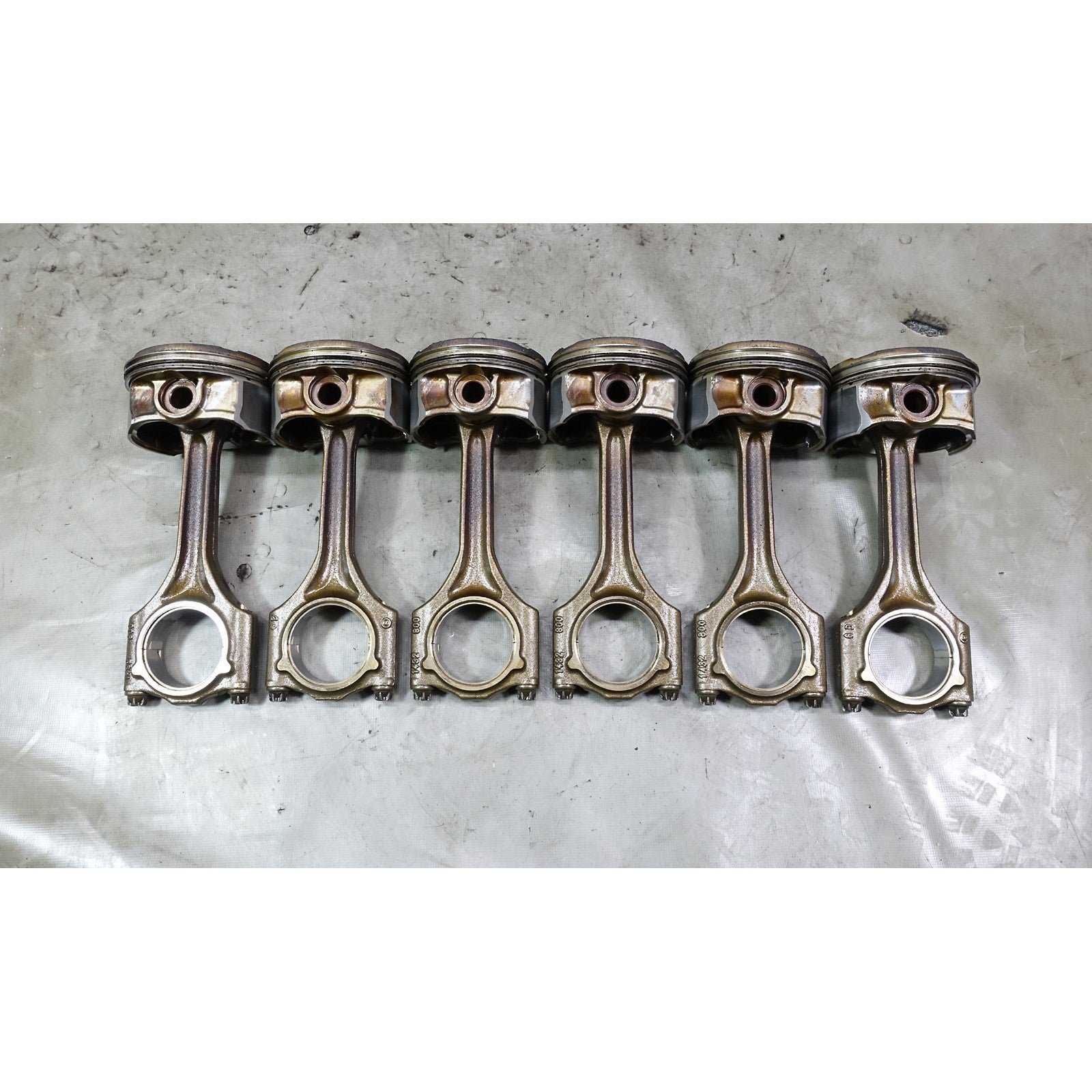 57_d3b5bd6c-013e-4514-b90b-26bae34fb94b.jpg 01-06 BMW M54 2.5L 6-Cylinder Engine Piston and Connecting Rod Set of 6 OE - Image 1