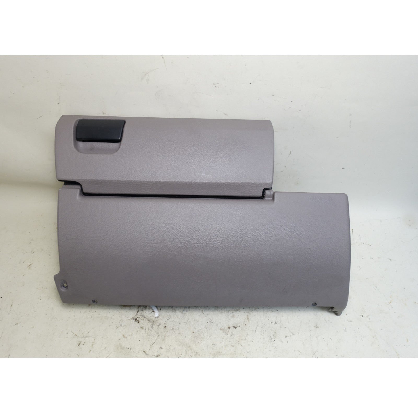 57_d7a1957c-b5a1-4e8a-99eb-e7760b673730.jpg 1995-1996 BMW E36 318ti Compact Hatch Glove Box Assembly Sand Grey OEM - Image 1