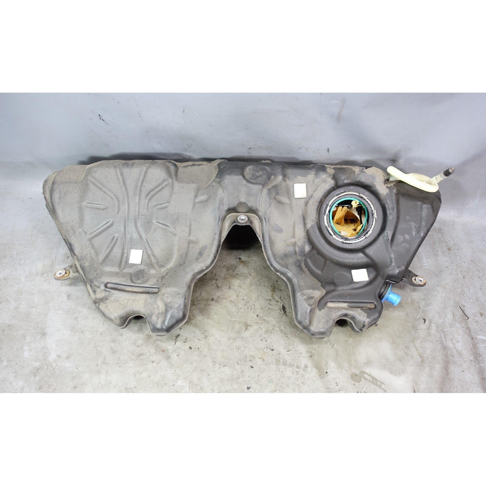 57_d9262350-08a0-4e3c-aa61-fdd5d9d77763.jpg BMW F10N 535d 535dX N57 Diesel Sedan Plastic Fuel Tank OEM 2014-2016 - Image 1