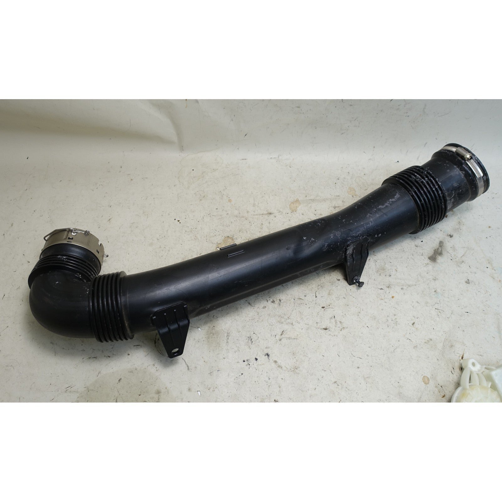 57_da6f2d71-a0e2-4b4a-8605-0cdc6bf50a17.jpg BMW G80 M3 G82 M4 M2 S58 Bank 1 Filtered Air Duct Pipe 2021-2025 OEM - Image 1