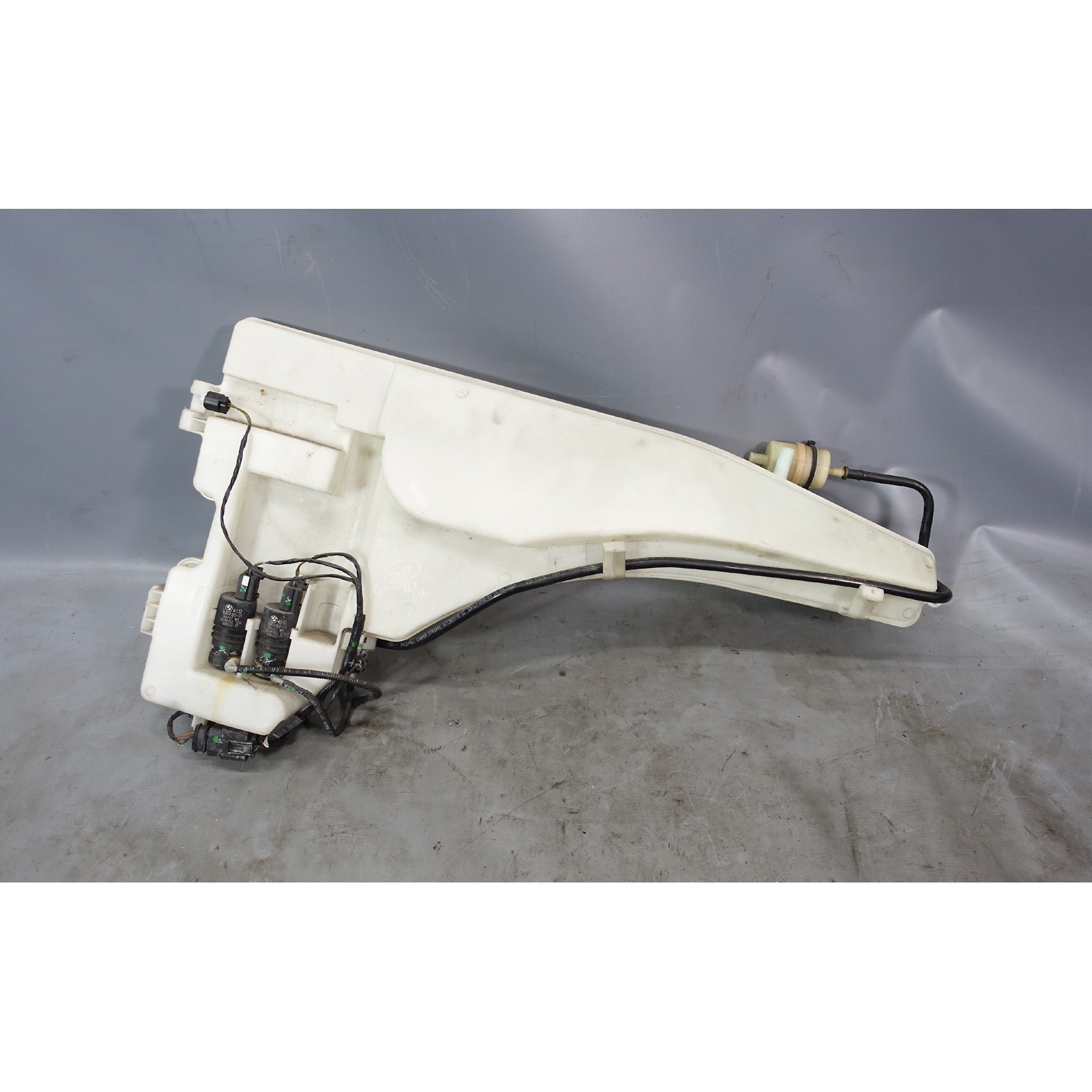 57_e22b7e06-1ef1-4124-b4fc-17ac08cabce5.jpg 2007-2013 BMW E70 X5 Windshield Washer Fluid Bottle Anti-Freeze Tank Factory OEM - Image 1
