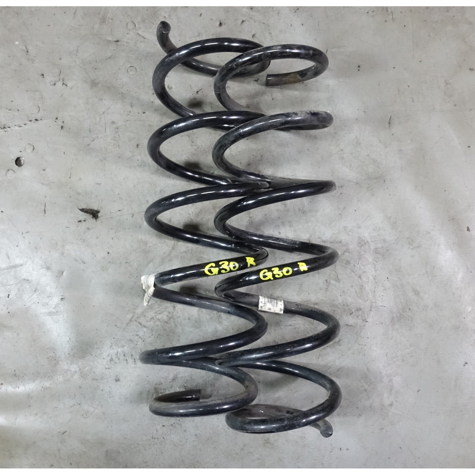 57_e33bd2f5-a1ba-4085-ba51-42fd9017a082.jpg 2017-2020 BMW G30 540iX Factory Rear Axle M Sports Coil Spring Pair 2P OE - Image 1