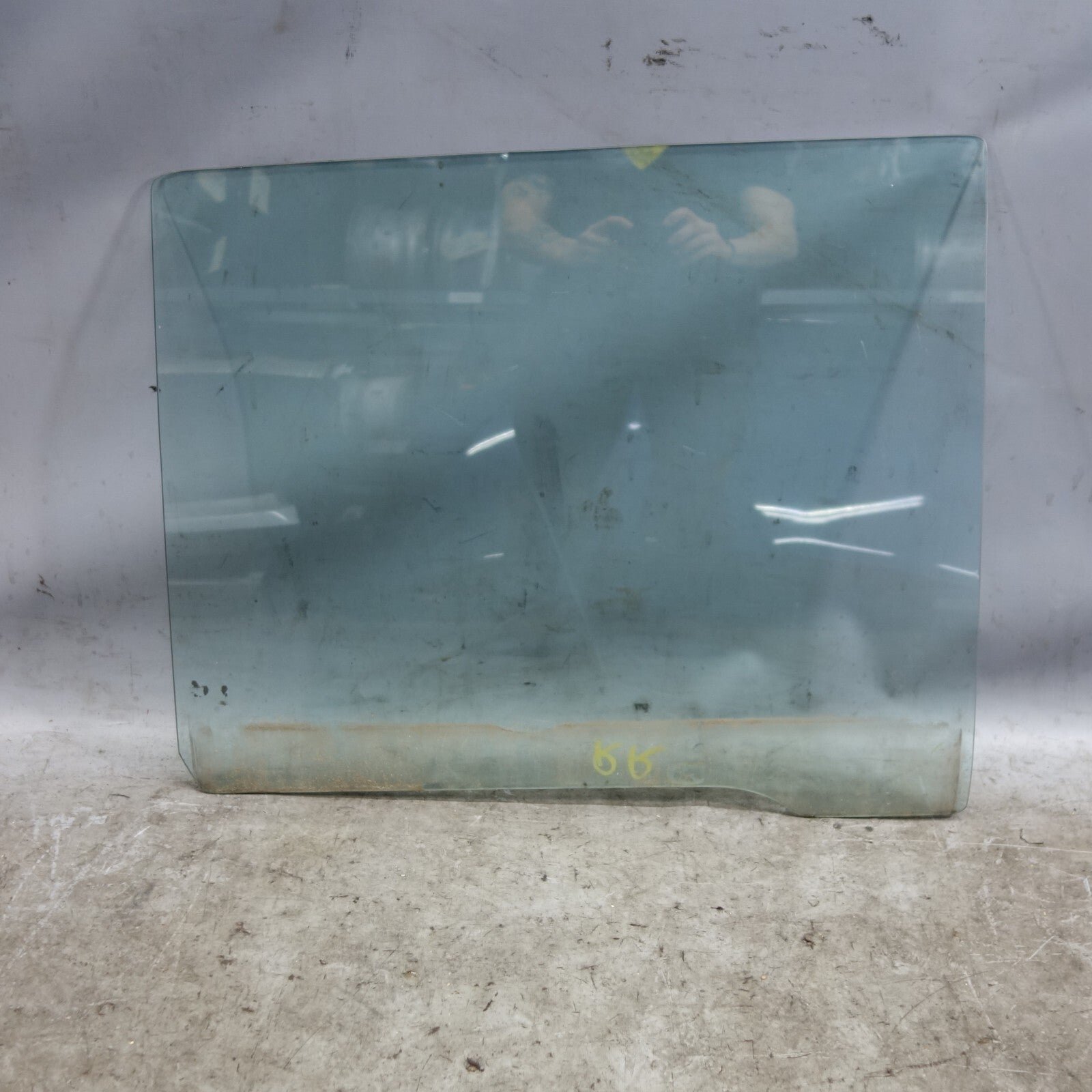 57_e44d91b6-eb23-4318-8d8b-178c38e8d751.jpg Damaged BMW E28 5-Series E12 Right Rear Passenger Window Glass 1975-1988 OEM - Image 1