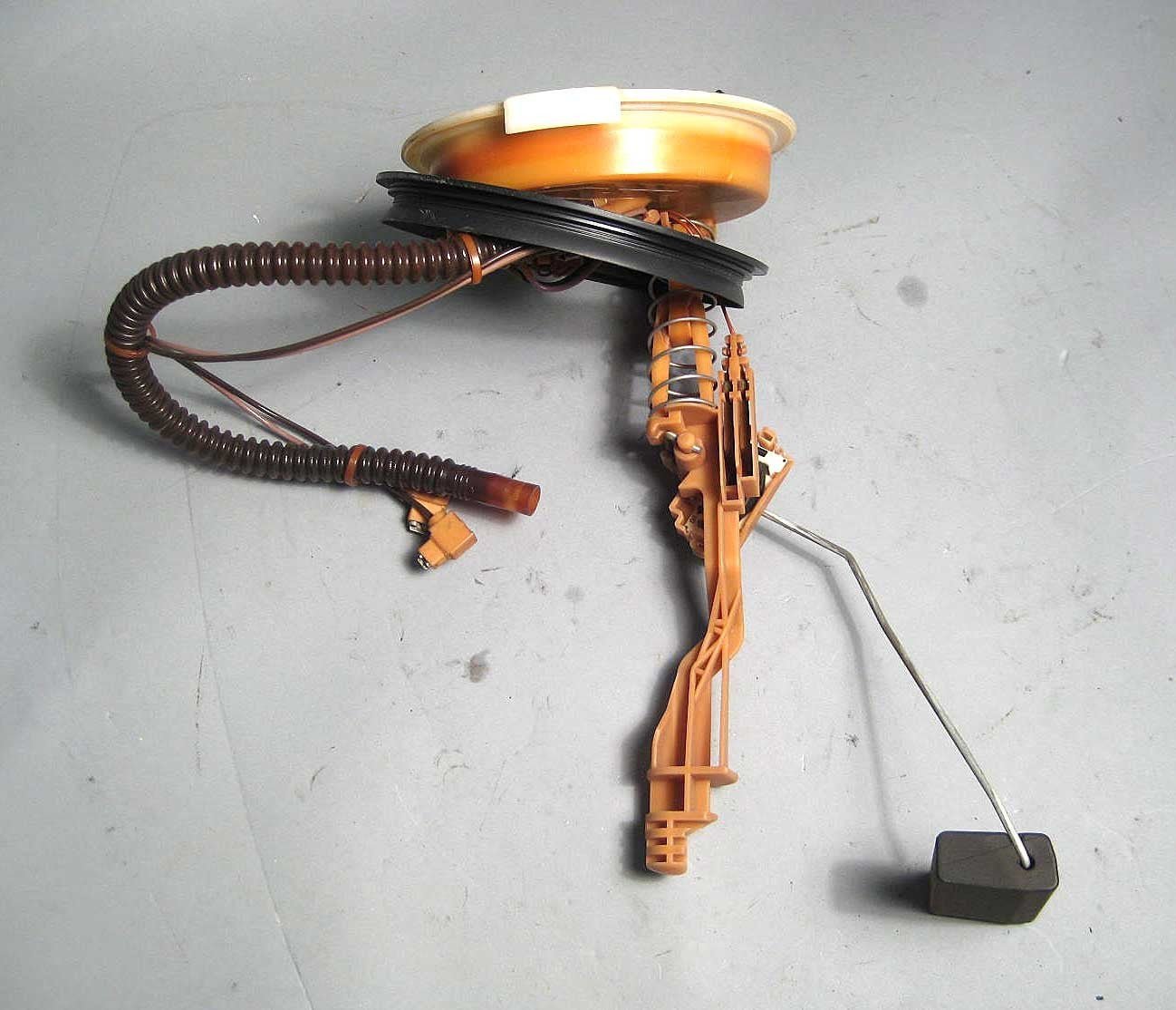 57_e64835bb-2066-45cf-aff1-57c8a1fc2fe9.jpg 1997-2003 BMW E39 Right Fuel Level Sender Sensor Passenger Side OEM - Image 1