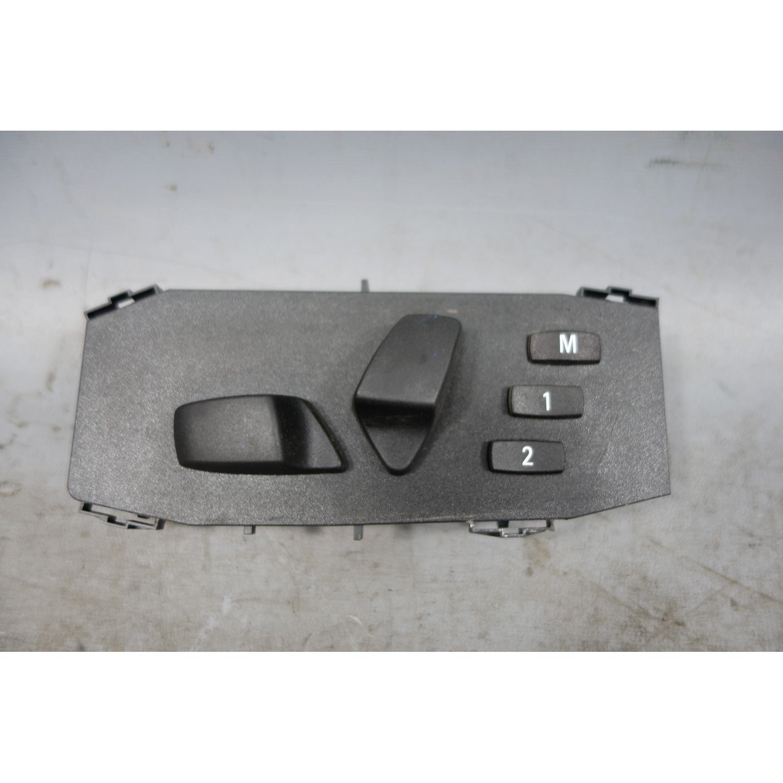 57_e9b43188-d449-42b2-b227-ca83c3294754.jpg 2006-2015 BMW E90 E82 F25 E84 E89 Left Front Drivers Seat Adjustment Switch OEM - Image 1