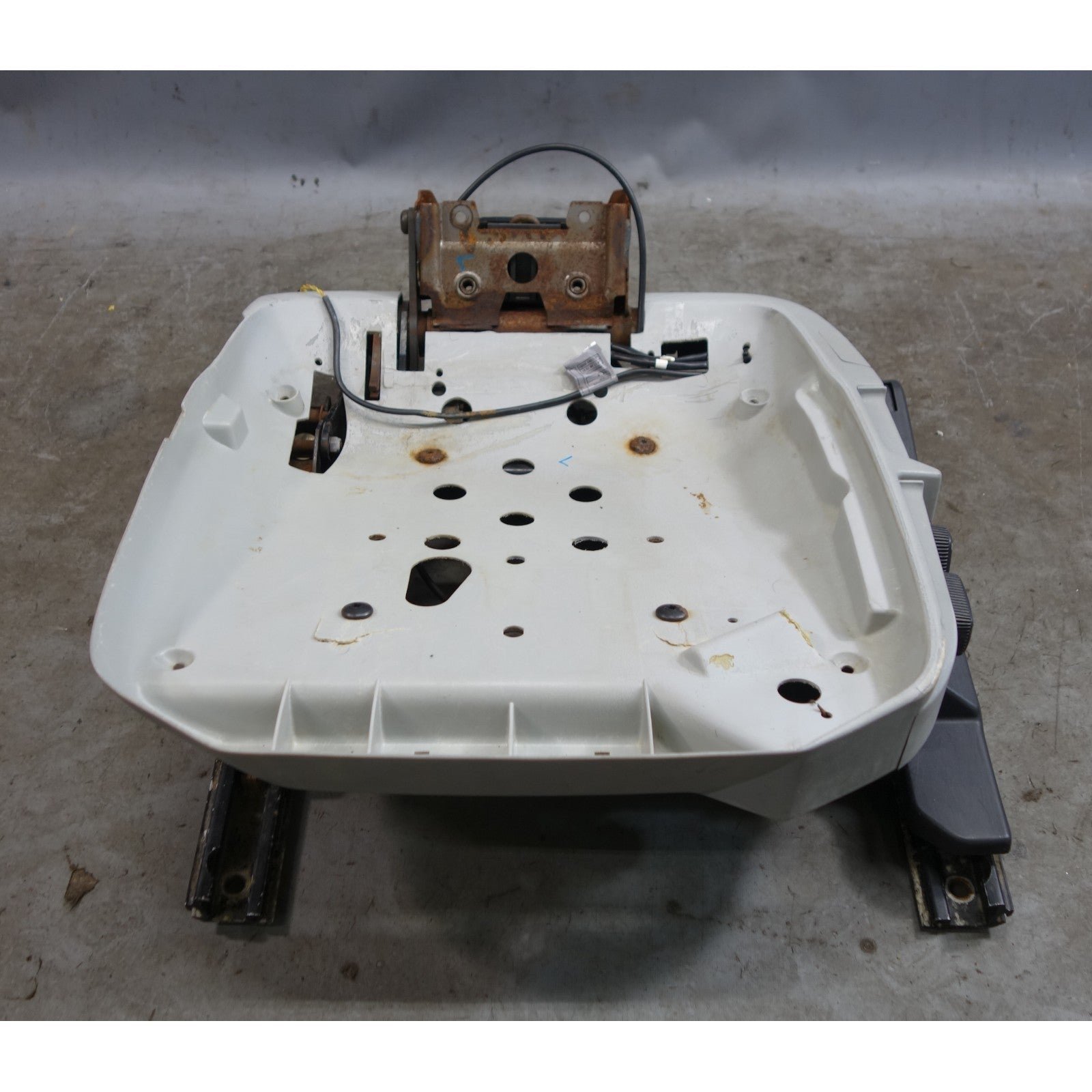 57_eaa27804-511f-49c3-bb03-af76173fcbb7.jpg 94-99 BMW E36 Front Left Basic Seat Base Rail Pan Assembly Electric Grey OEM - Image 1