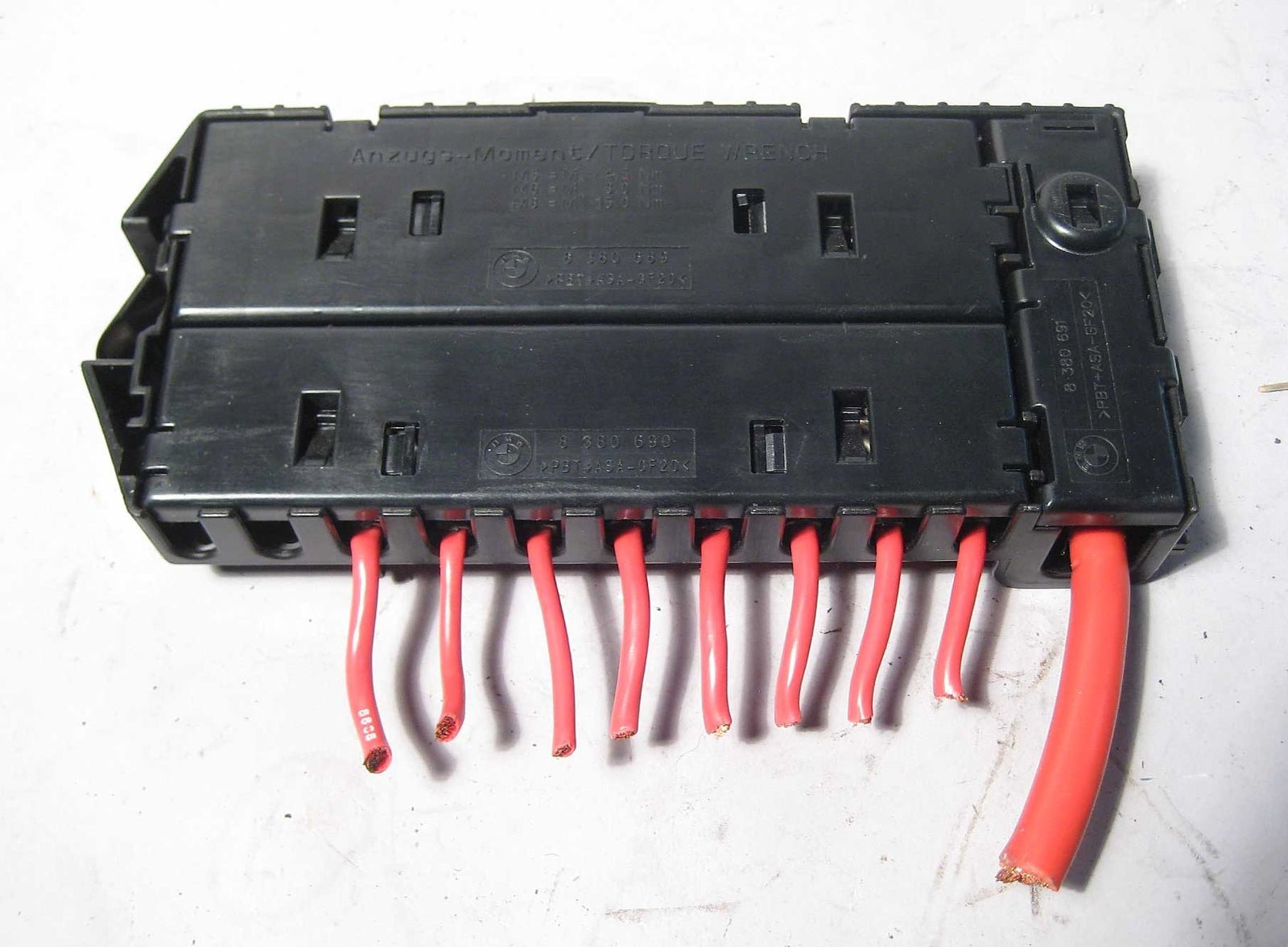 57_ec569e04-bb90-44b1-935c-9b0d99e5c4a8.jpg BMW E38 E39 Z3 X5 Trunk Fuse Box Bus Bar Power Junction 1995-2003 OEM USED - Image 1