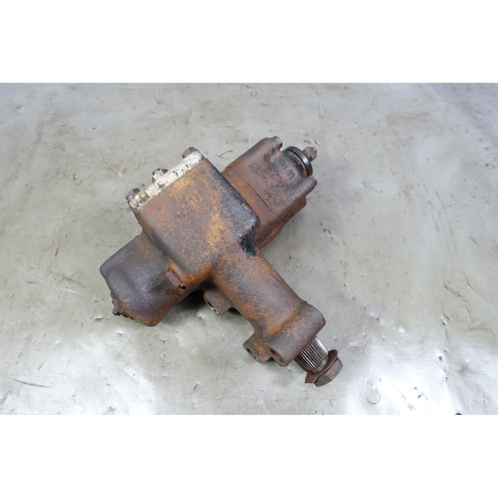 57_ed1790a6-4472-4a0c-9b11-a38c479da188.jpg BMW E3 Bavaria E9 Coupe Power Steering Gearbox Hydraulic 1969-1974 OEM - Image 1