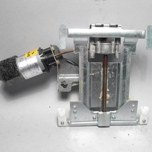 BMW E39 5-Series E39 Right Front Headrest Adjustment Motor 1996-1999 USED OEM