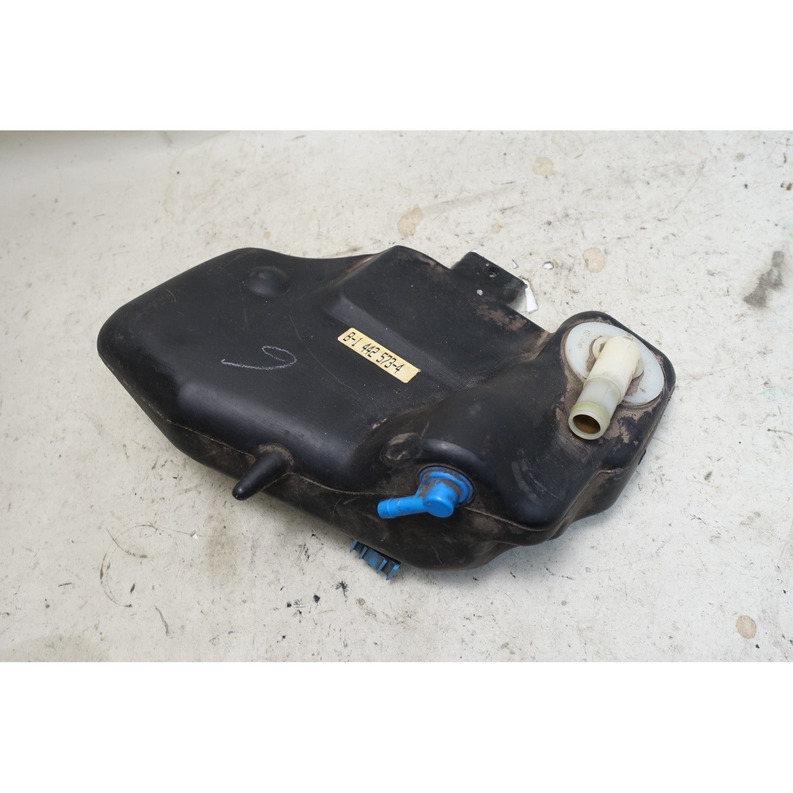 57_fe79a0b2-33c4-459f-9c5c-7217acd923b5.jpg Damaged BMW E46 3-Series Fuel Vapor Expansion Tank Bottle 1999-2006 OEM - Image 1