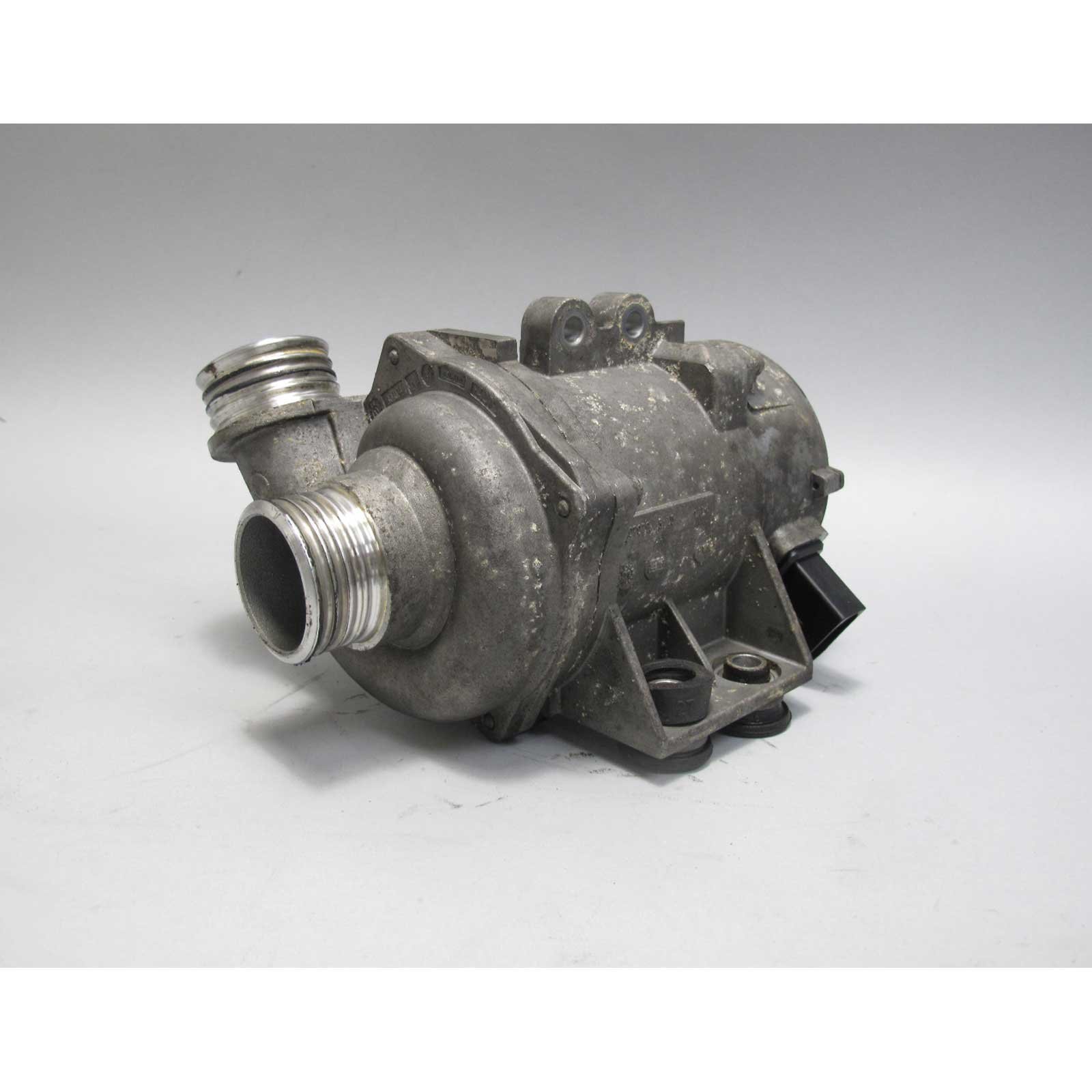 inv_017226.jpg 2007-2010 BMW E70 X5 3.0si Electric Engine Water Coolant Pump Pierburg USED OEM - Image 1