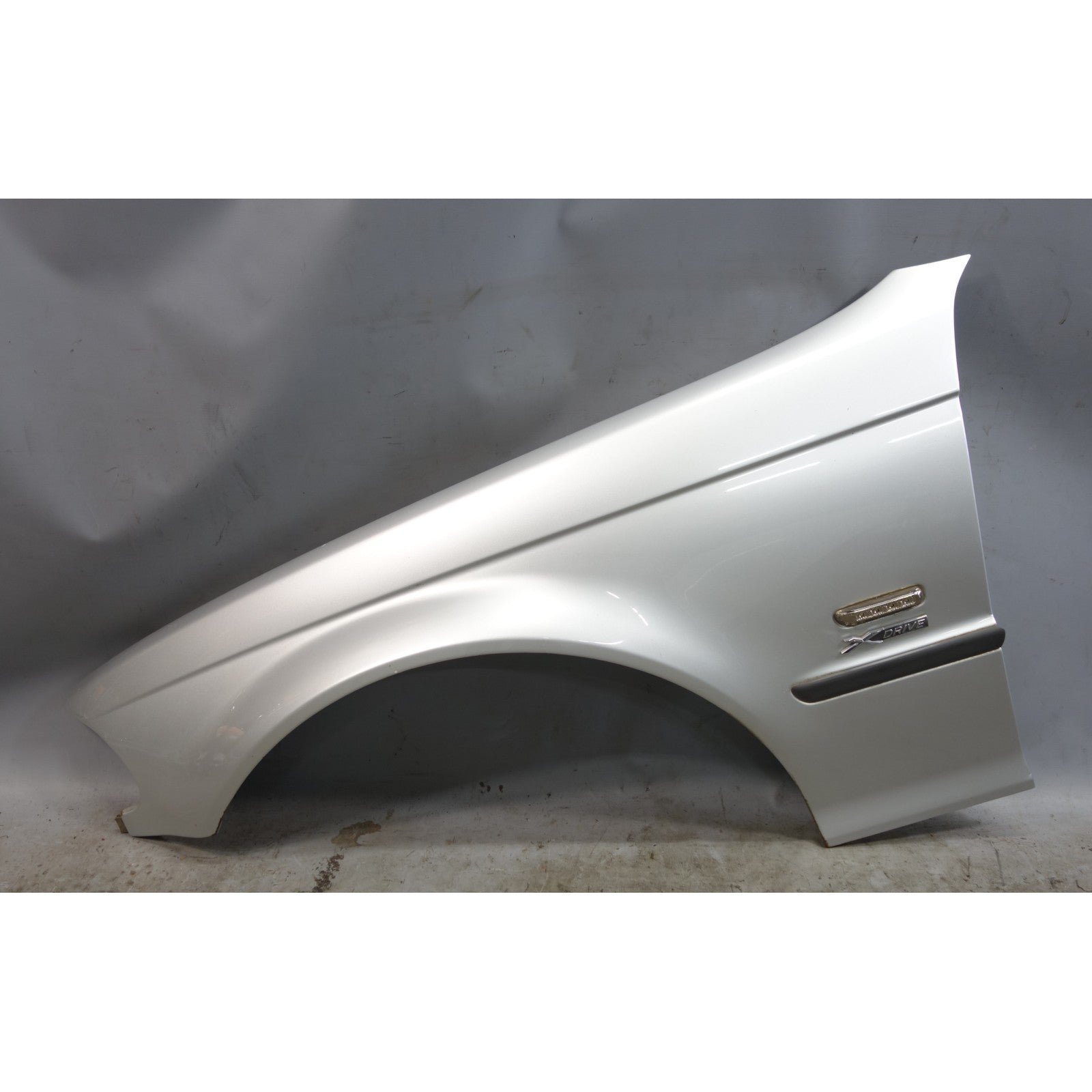 inv_055767.jpg 99-01 BMW E46 3-Series 4dr Left Front Fender Quarter Panel Titan Silver OEM - Image 1