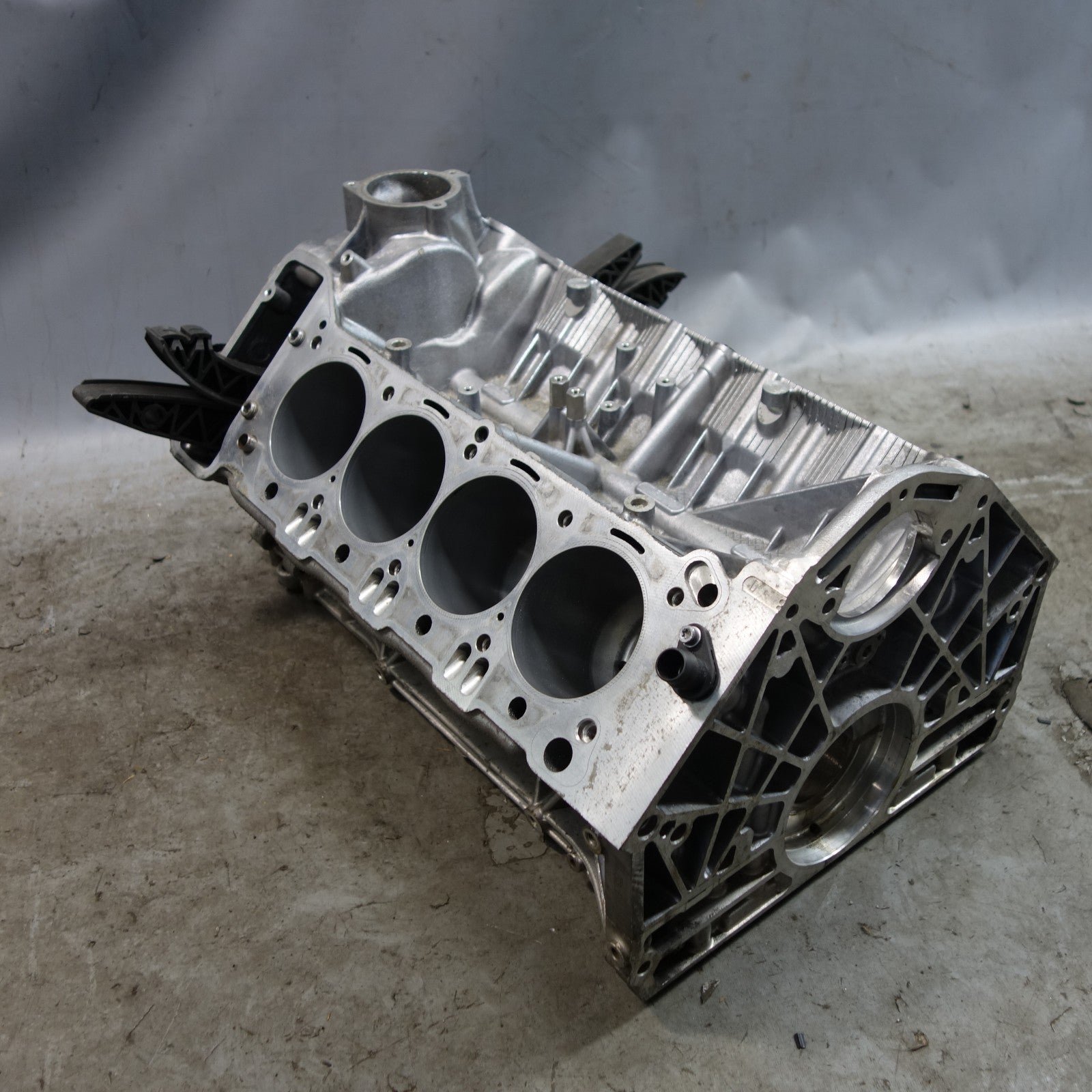 inv_057026.jpg BMW S65 4.0 V8 Engine Block Cylinder Housing E90 E92 E93 M3 2008-2013 OEM *NOTE* - Image 1